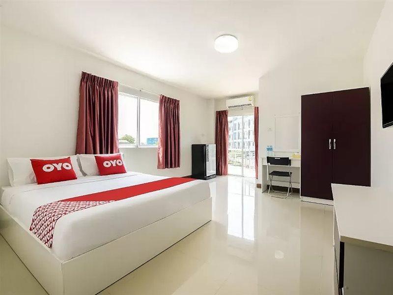 Oyo 350 Mae Saeng Place 2*