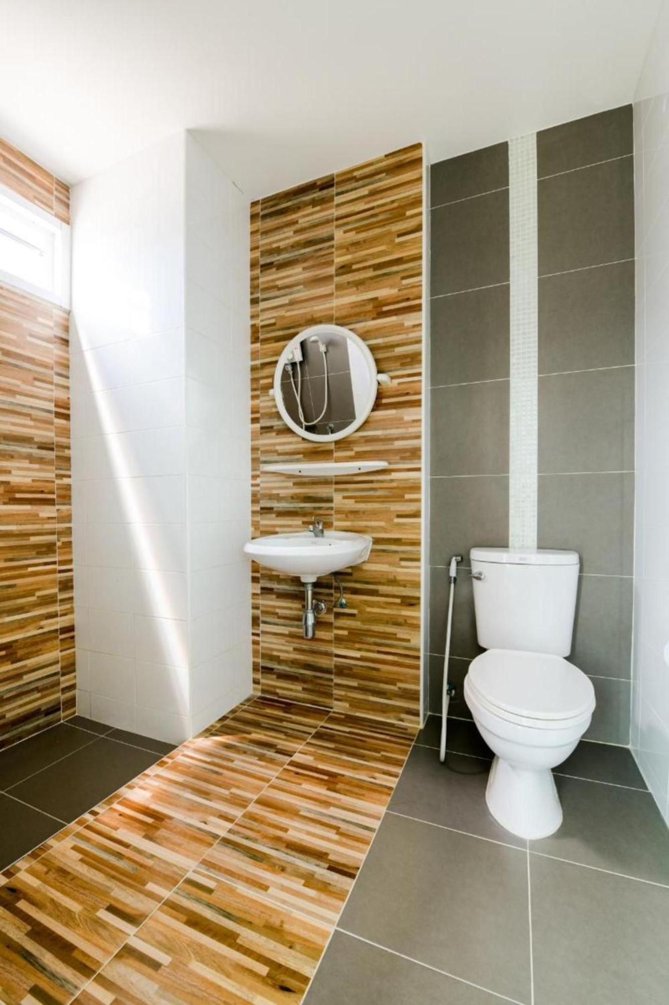 Oyo 350 Mae Saeng Place Hotel Si Racha