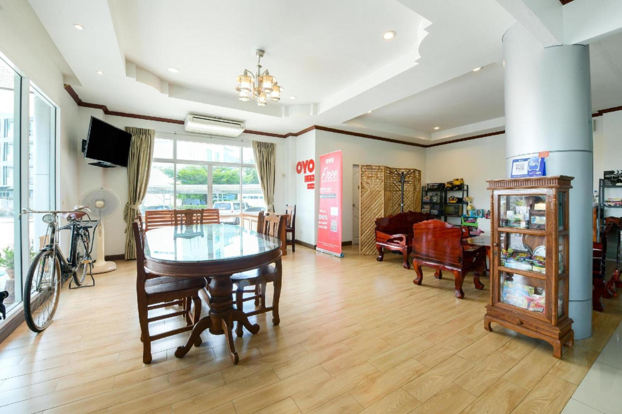 Hotel Oyo 350 Mae Saeng Place Si Racha